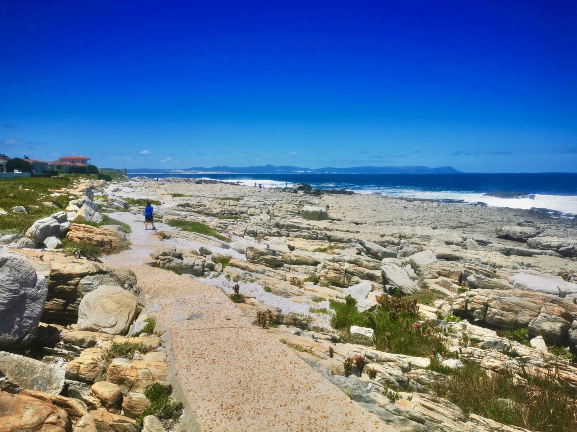 Апартаменты Getaway To Hermanus Beach Club Экстерьер фото